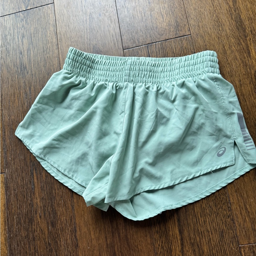 Asics Green Athletic Shorts Lightweight Breathable Design